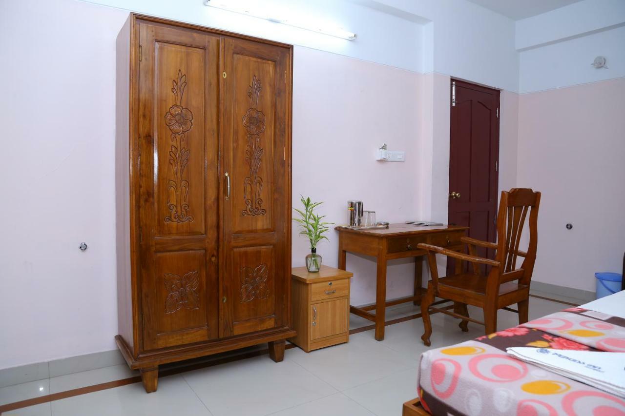 Princess Inn Royal Thiruvananthapuram Kültér fotó